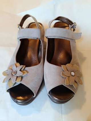 Sandali donna velluto grigio con fiore