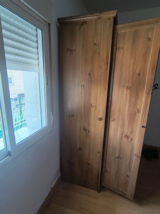 Armario de madera