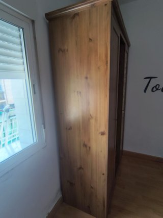 Armario de madera