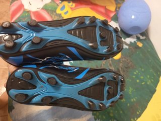 Zapatillas de fútbol para niño más espinilleras