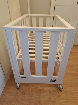 Minicuna blanca con ruedas colchón i carrusel