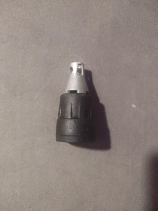 Taladro Atornillador Makita CON PORTAPUNTAS