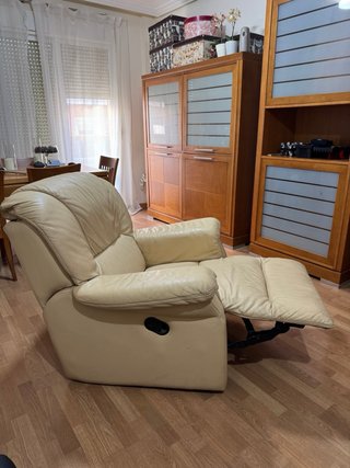 Divani reclinabili in pelle beige