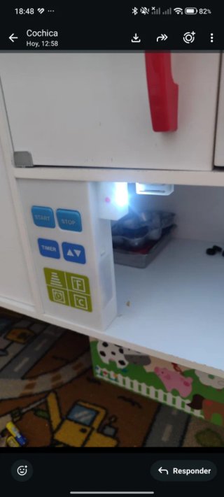 Cocinita de juguete de madera