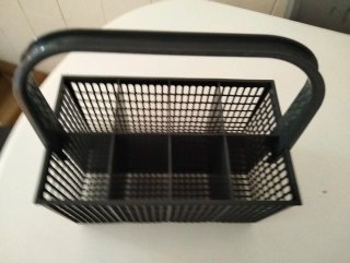 Bandejas Lavavajillas y cestillo para cubiertos .