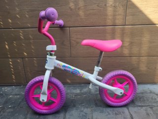 Bicicleta sin pedales Chicco rosa