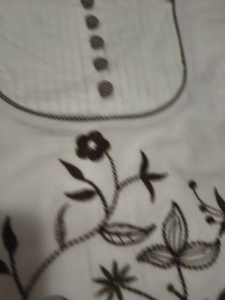 Vestido blanco con estampado de ciervo