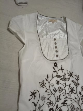 Vestido blanco con estampado de ciervo