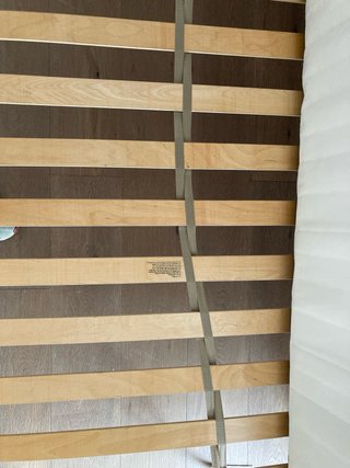 Cama litera de madera con colchón