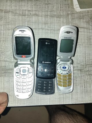 Lote 3 Telefoni Cellulari Antichi LG Samsung