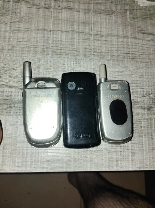 Lote 3 Telefoni Cellulari Antichi LG Samsung