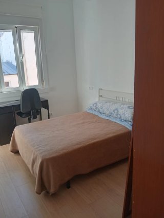 Se alquilan habitaciones a estudiantes en Coruña