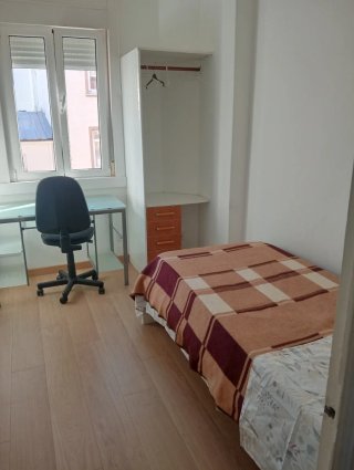 Se alquilan habitaciones a estudiantes en Coruña