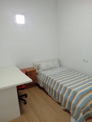 Se alquilan habitaciones a estudiantes en Coruña