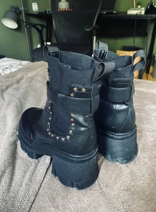 Botines Versace Jeans Couture Negros Hebilla Dorad