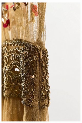 Vestido largo bordado oro y multicolor