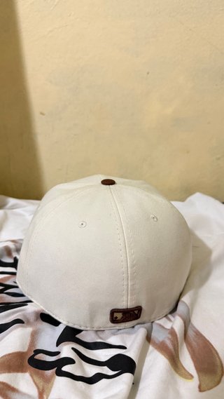 Gorra New Era LA Blanca y Marrón