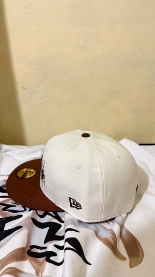 Gorra New Era LA Blanca y Marrón