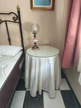 Lámpara de mesa estilo quinqué