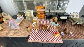 Casa de muñecas con muebles