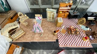 Casa de muñecas con muebles