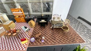 Casa de muñecas con muebles