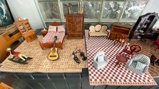 Casa de muñecas con muebles