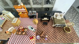 Casa de muñecas con muebles