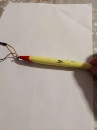 Esche da pesca rosso e giallo Hart akula 150gr