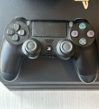 PS4 Pro 1TB + Mando + Auriculares + 7 Juegos