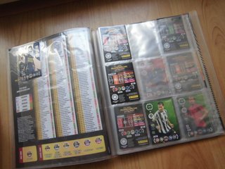 ÁLBUM ADRENALYN FIFA CLUB WORLD CUP 25 + 57 CARTAS