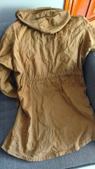 Parka verde caqui entretiempo con capucha