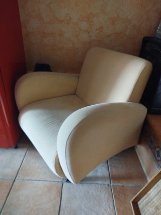 Sillón beige de tela
