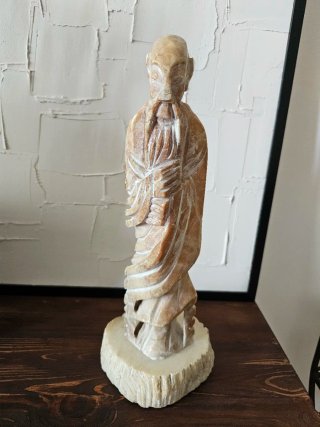Figura de mármol tallada