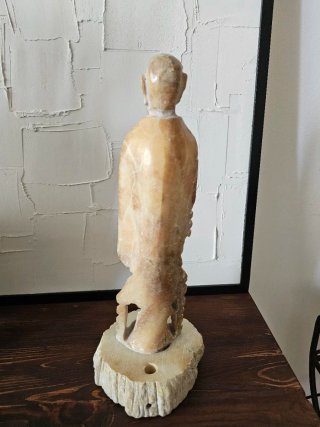 Figura de mármol tallada