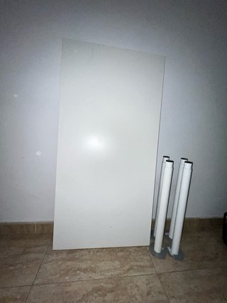 Scrivania bianca IKEA