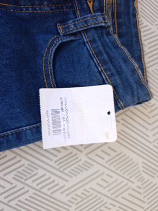 Pantalón vaquero niña impecable. Talla 6