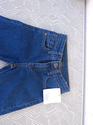 Pantalón vaquero niña impecable. Talla 6