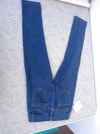 Pantalón vaquero niña impecable. Talla 6