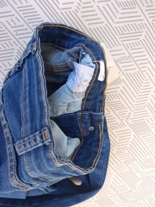 Pantalón vaquero niña impecable. Talla 6