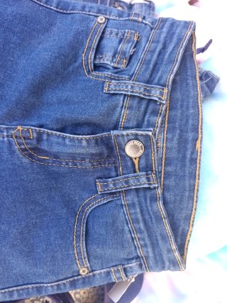 Pantalón vaquero niña impecable. Talla 6