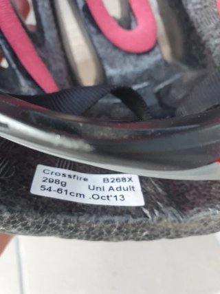 3 Cascos Bell y Rockrider MTB
