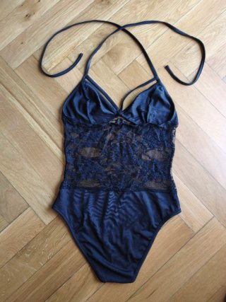 Body encaje floral semitransparente