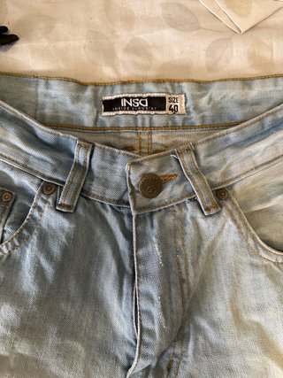 Pantalones cortos vaqueros INSIDE desgastados