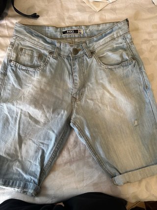 Pantalones cortos vaqueros INSIDE desgastados