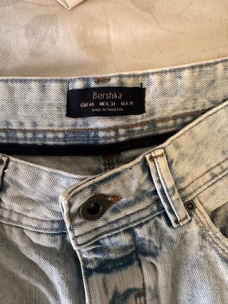 Pantalones cortos vaqueros INSIDE desgastados