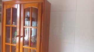 Mueble de salón madera y cristal