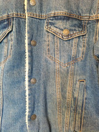 Cazadora vaquera Pull&Bear con borrego Talla S