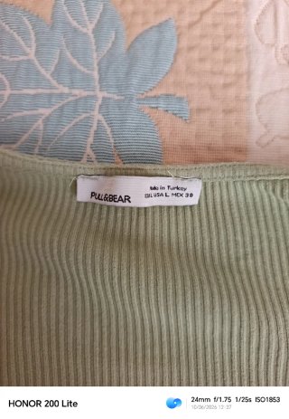 Vestido verde con aberturas