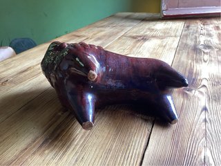 Botijo de cerámica marrón